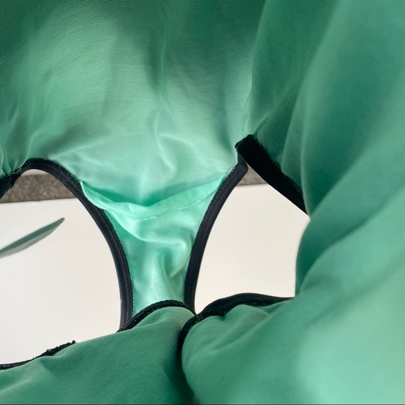 ATHLETA Black Twister Swimsuit! One Piece 36 B/C - Picture 11 of 13